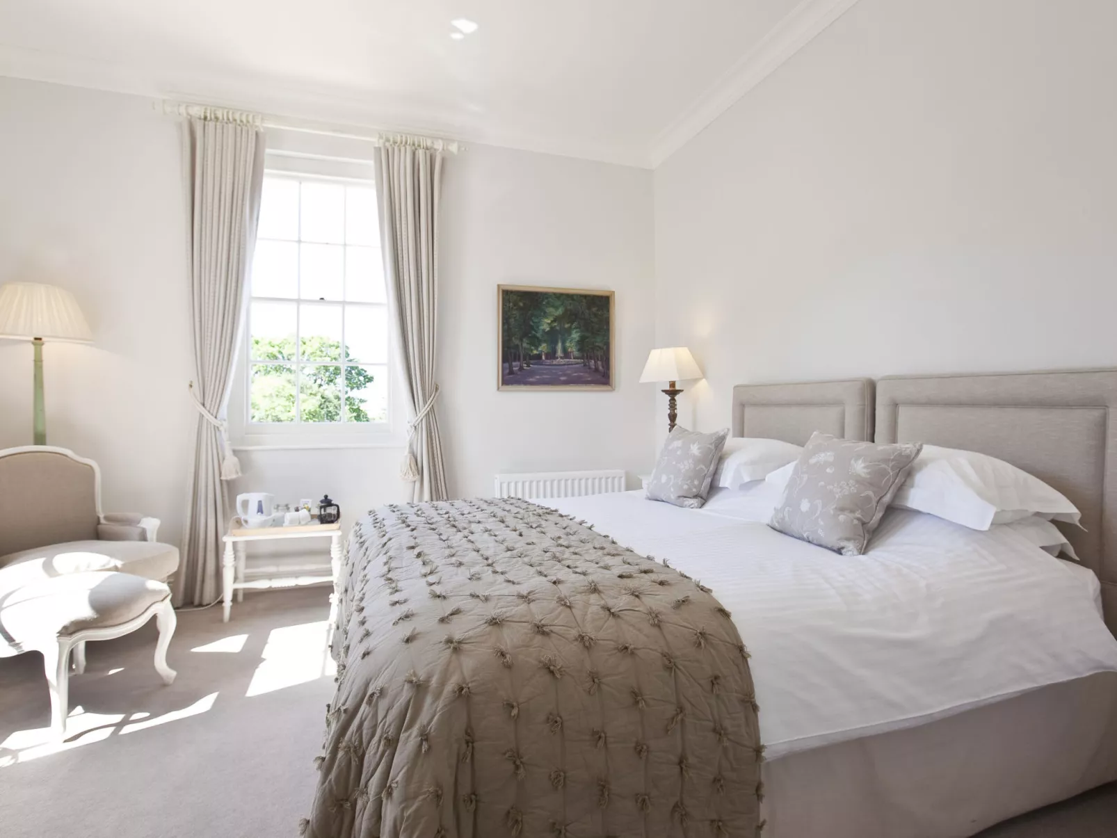 Historic Castle on River Tamar-Binnen