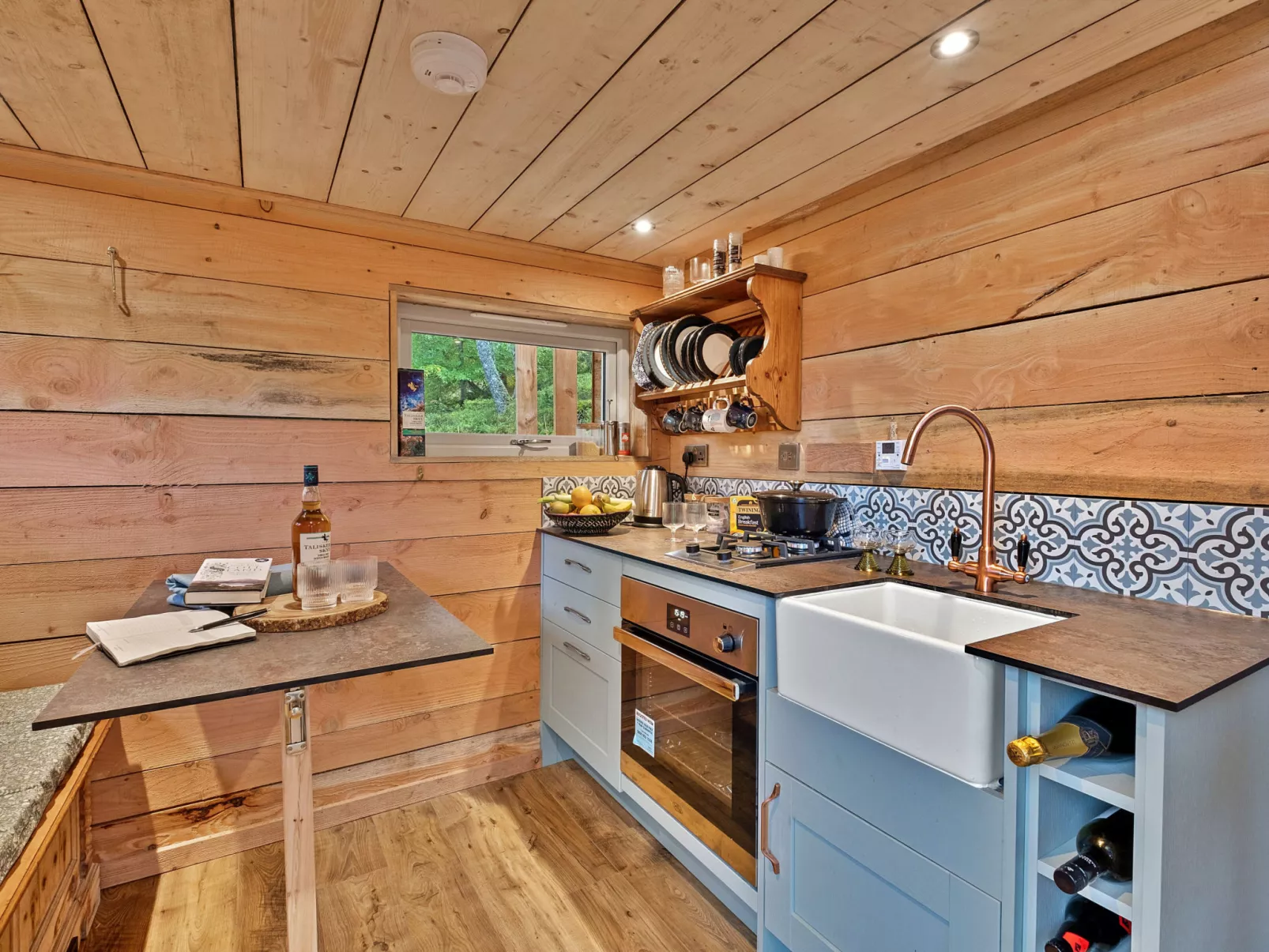 Cosagach Falls Cabin-Binnen