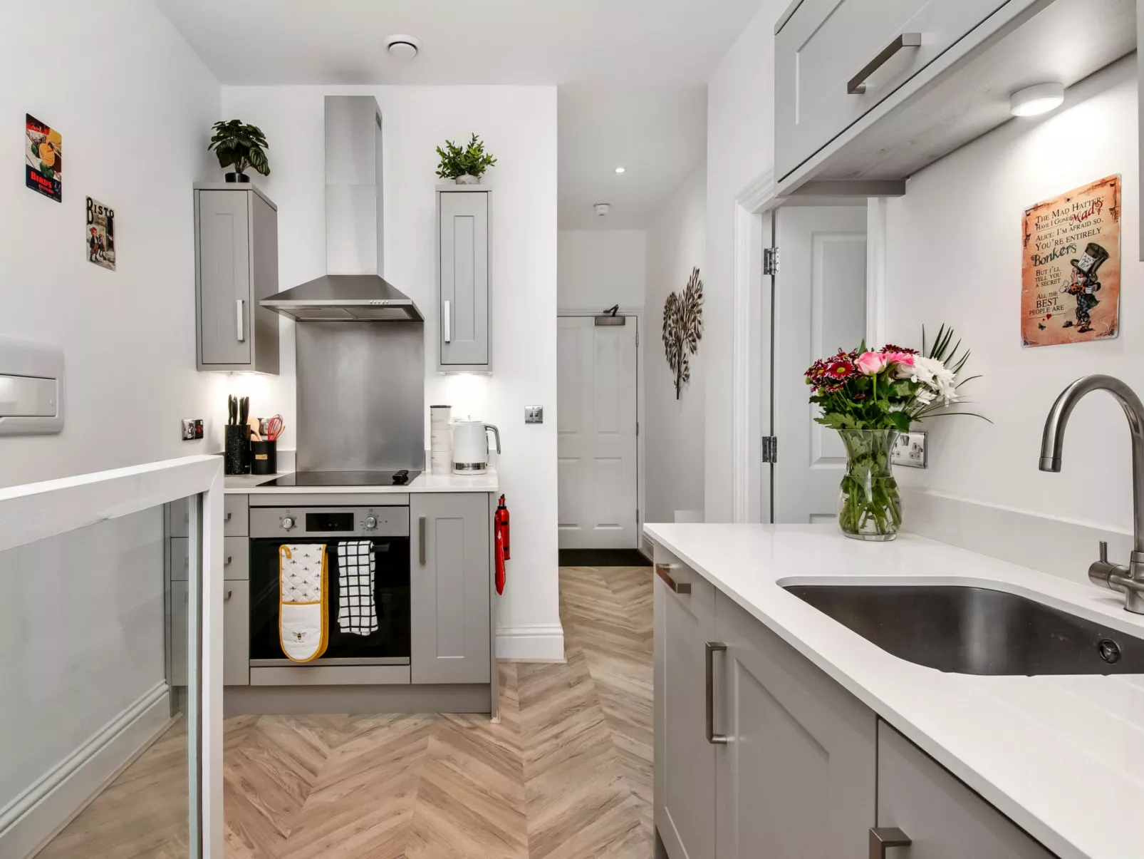 The Bank House-Binnen