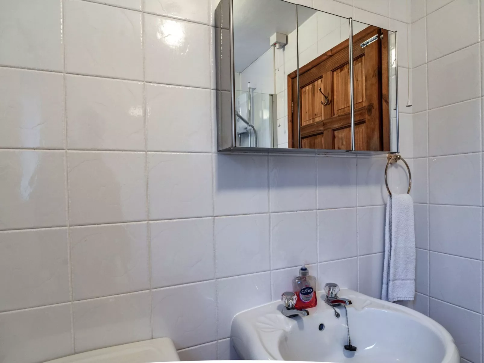 No.1 Gladys' Orchard-Binnen