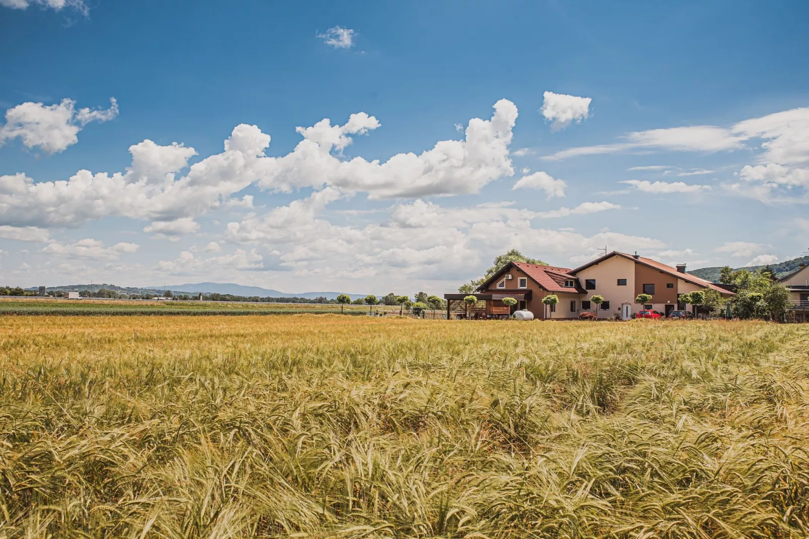 Elegant and Stylish Retreat Apartments with Terrace - Three Bedroom Apartment with Terrace-Buitenlucht