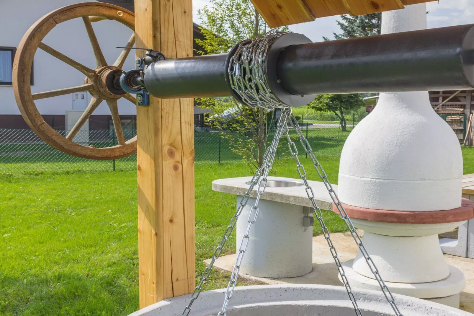 Cozy Holiday Home with Garden, BBQ, and Outdoor Dining Area in Rečica ob Savinji - Two Bedroom Apartment-Buitenlucht