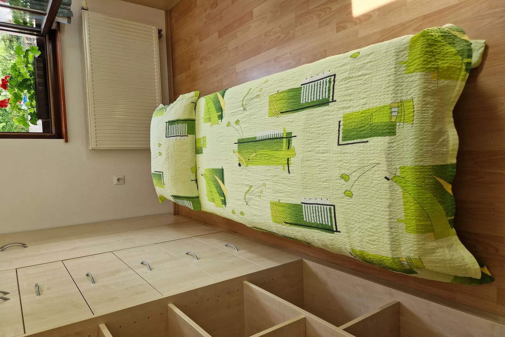 Comfortable Apartment with Mountain View - One Bedroom Apartment-Slaapkamer