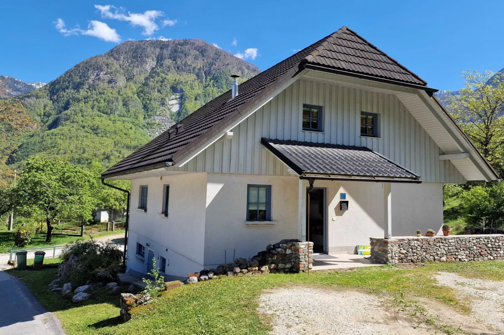 Bovec Comfortable Apartment with Mountain View - One Bedroom Apartment with Mountain View-Buitenlucht