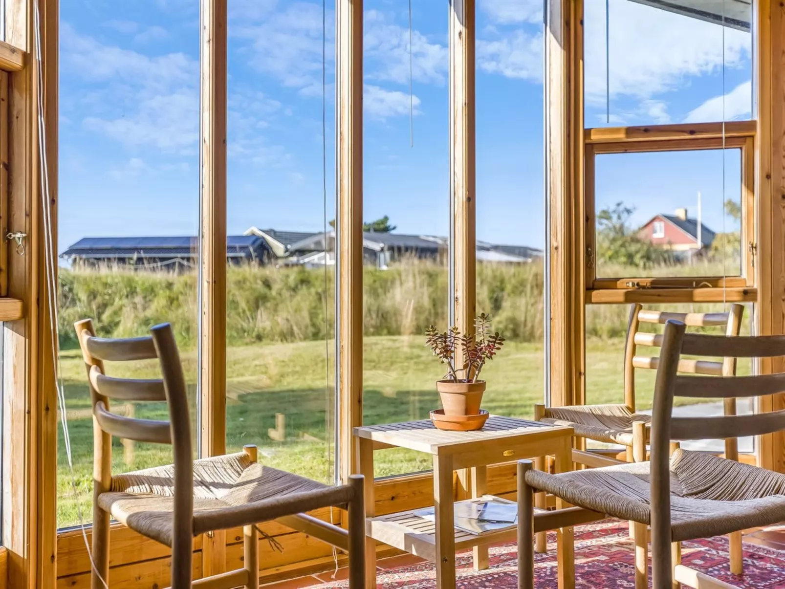 "Skoge" - 900m from the sea-Binnen