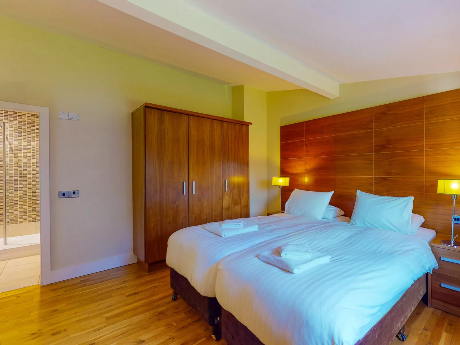 Castlemartyr Lodges (TR4) No 1 (3 Bed)-Binnen