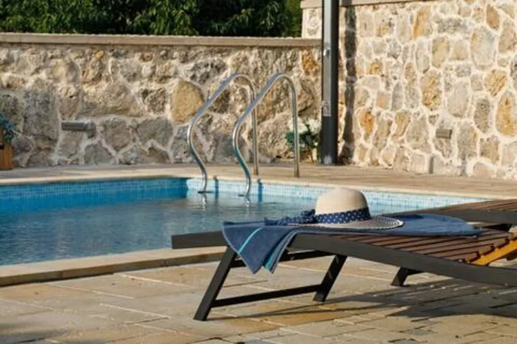 Holiday Home Lišnjak - Three Bedroom Holiday Home with Pool-Zwembad