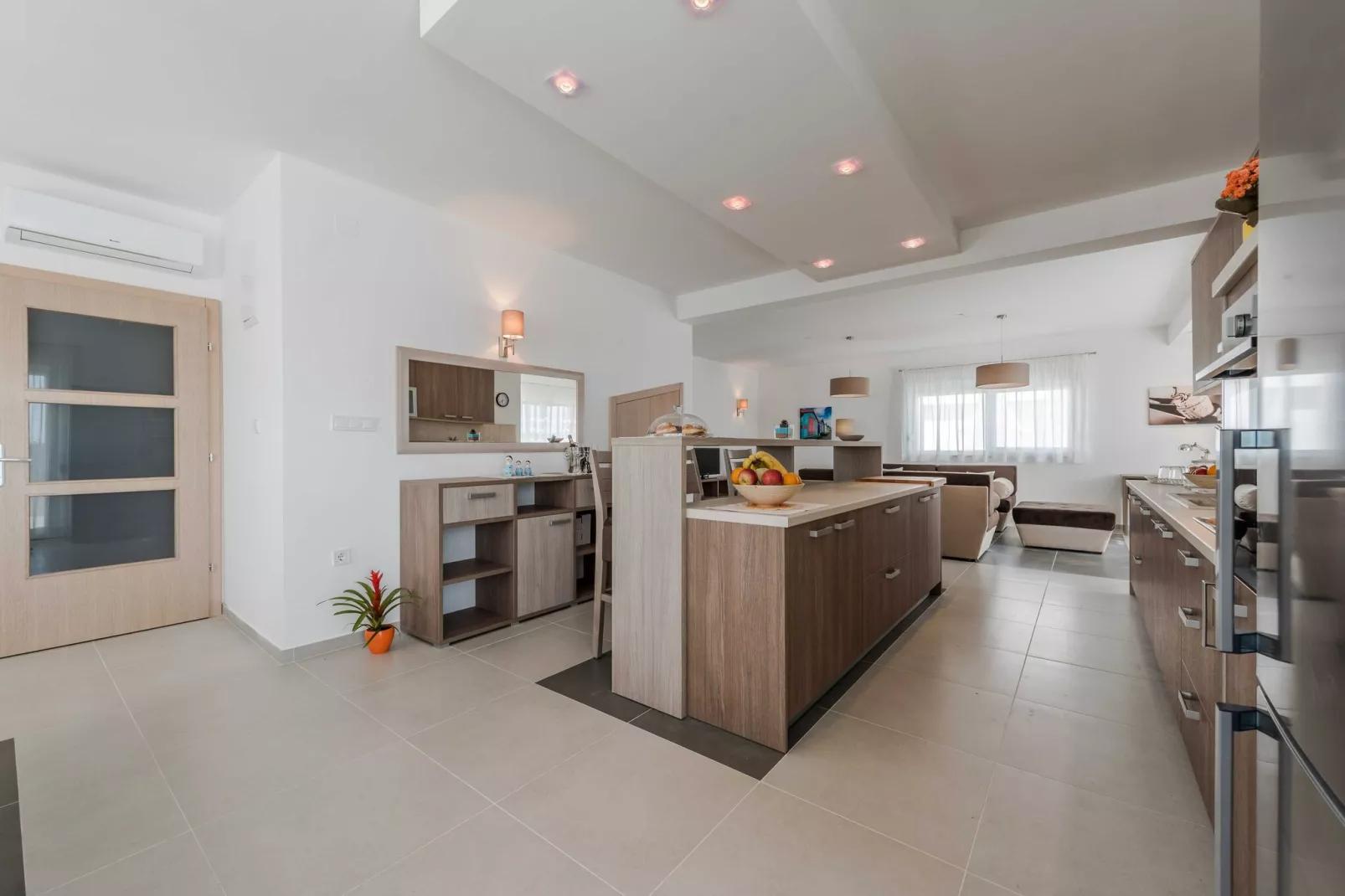 Luxury Escape with Swimming Pool & Modern Design -Deluxe Four Bedroom Villa with Private Pool ( Villa 4)-Keuken