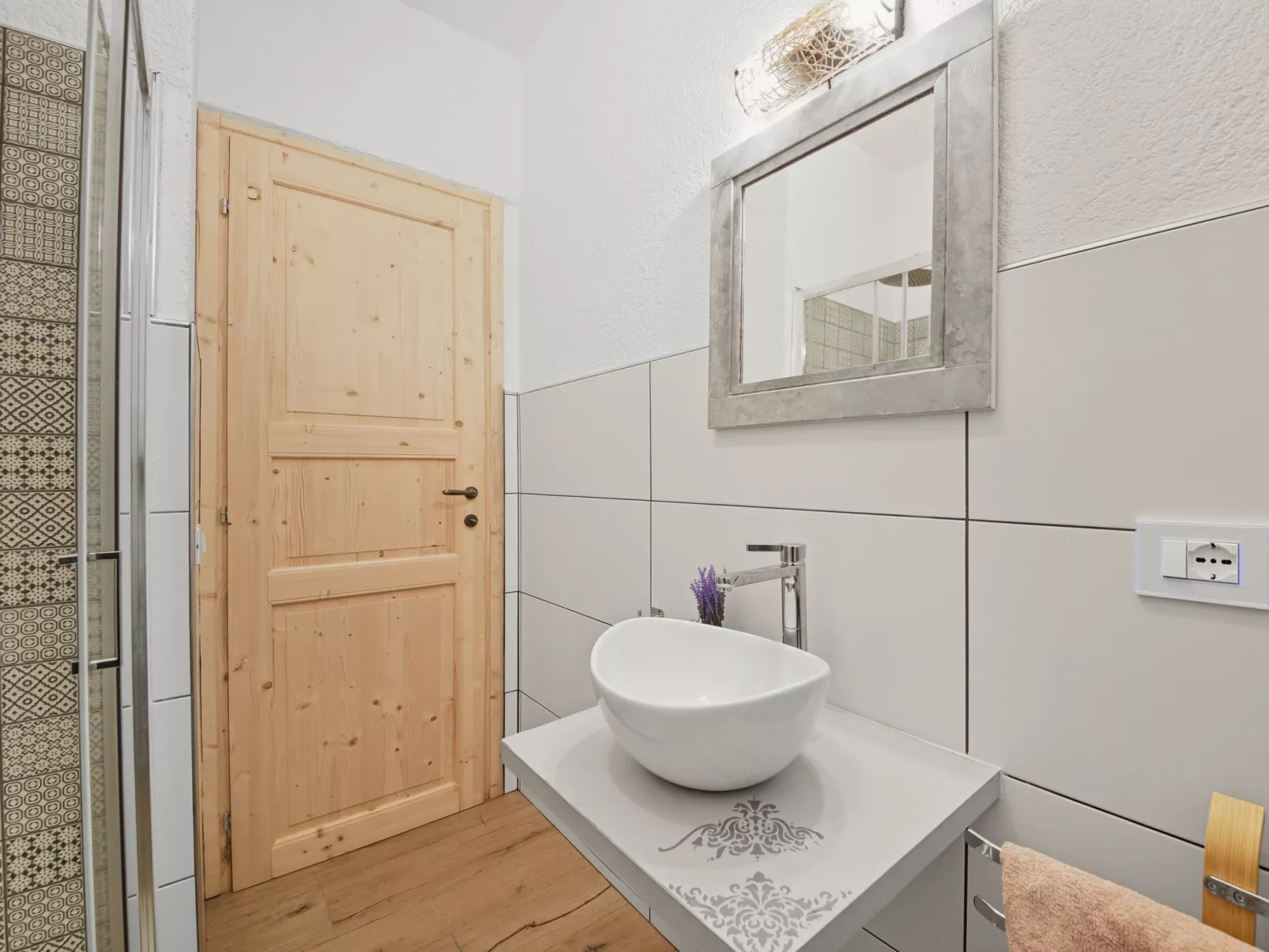 Iris 5, Terza Spiaggia-Binnen