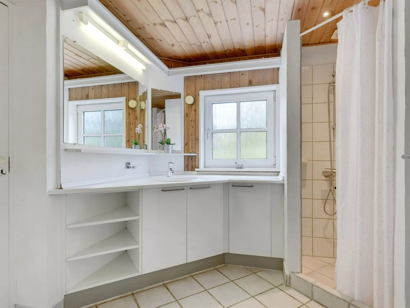 "Alvina" - 3.2km from the sea-Binnen