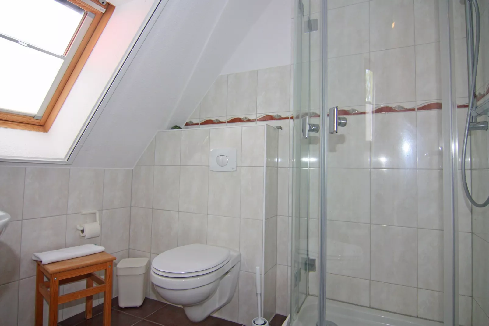 OG links 50 qm-Badkamer