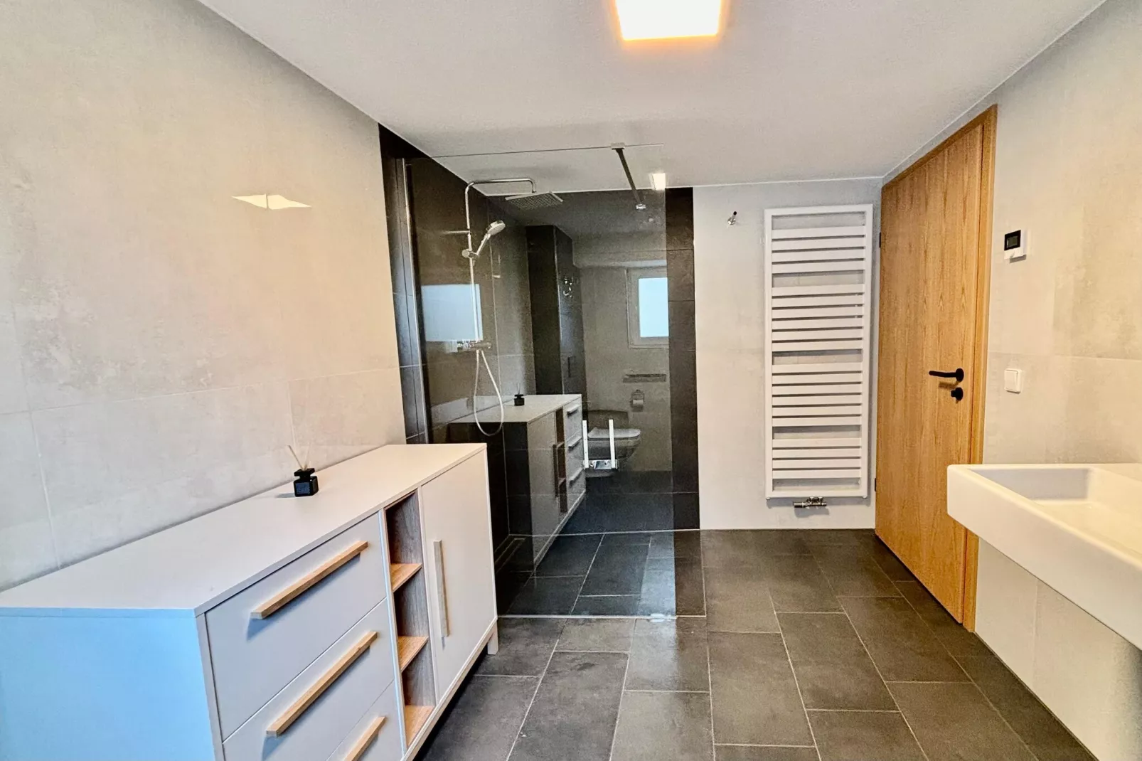 Luxuriöses Wohnen im historischen Haus-Badkamer