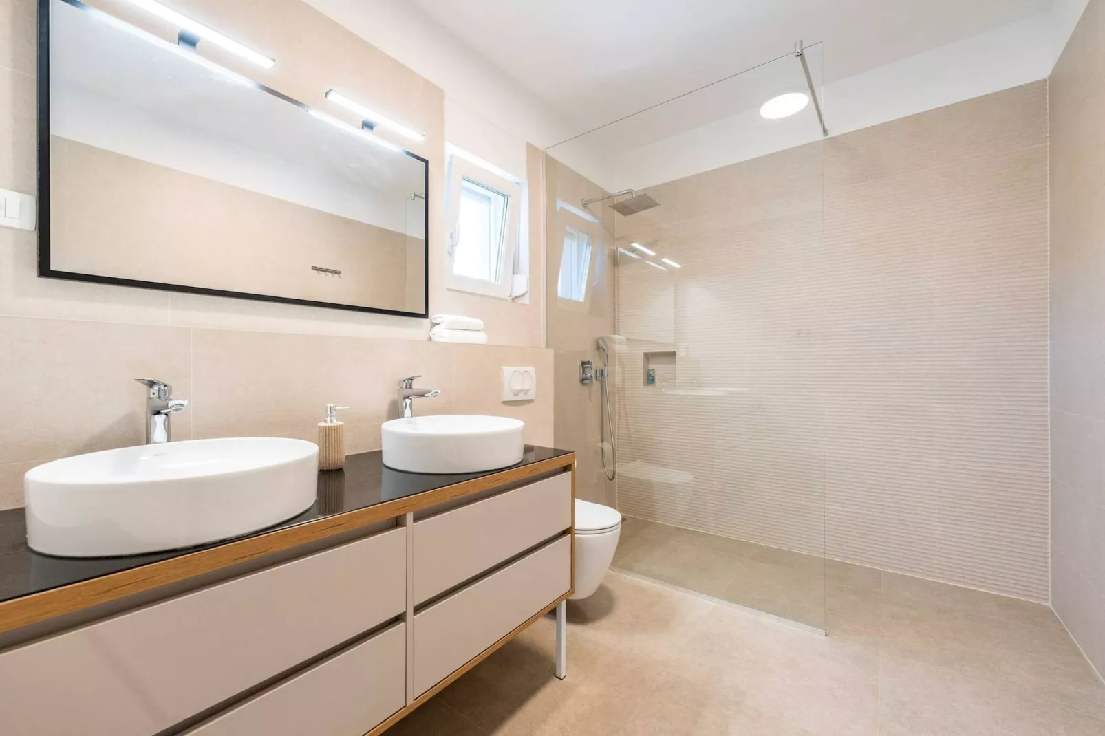 Sea view Villa Tala-Badkamer