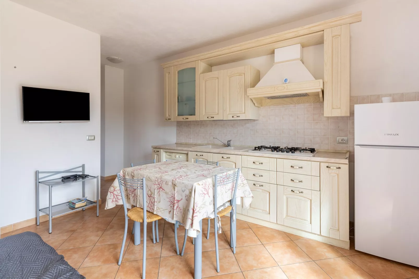 TRILO 3 MAGNOLIA-Eetkamer