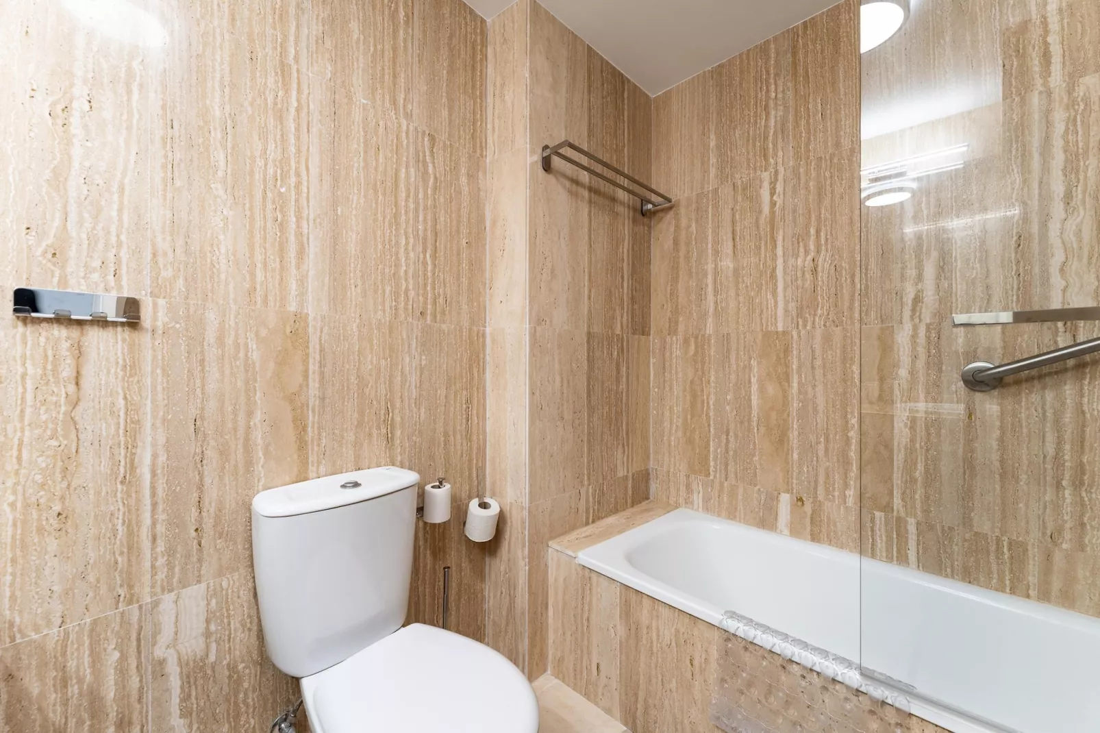 CT 366 - Faro's Silent Dream in Elviria - Marbella-Badkamer