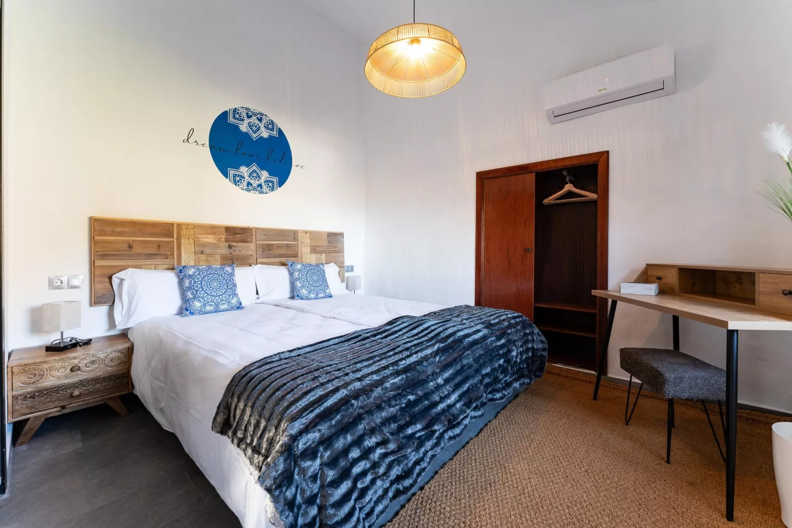 CT 390 - Faros Zen Ohm & Yoga Retreat - Cortijo Pura Paz in Casarabonela-Slaapkamer