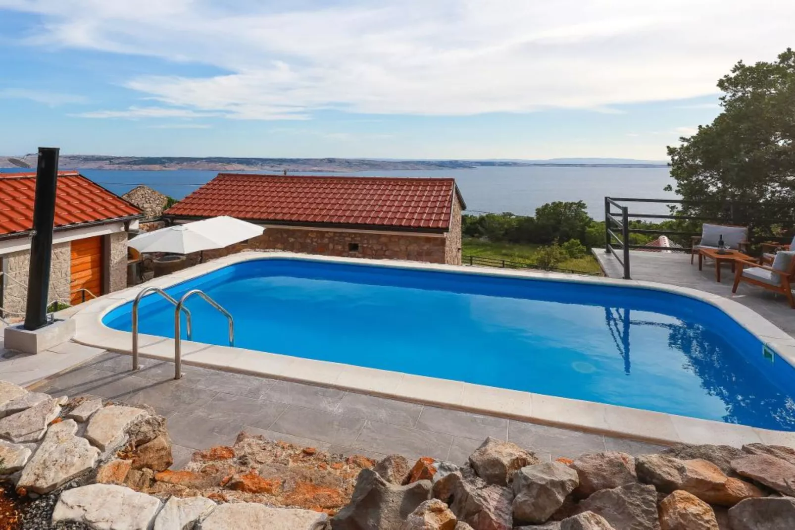 Ana’s Stone House Jurčić Kalić with the Pool-Zwembad