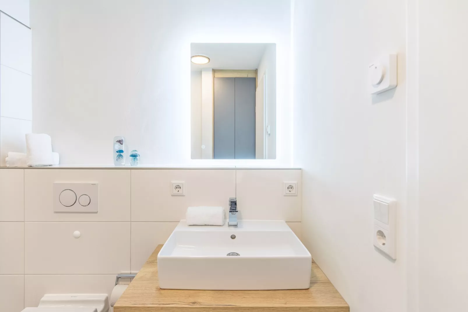 Küstenbrise de Luxe auf Nordstrand-Badkamer