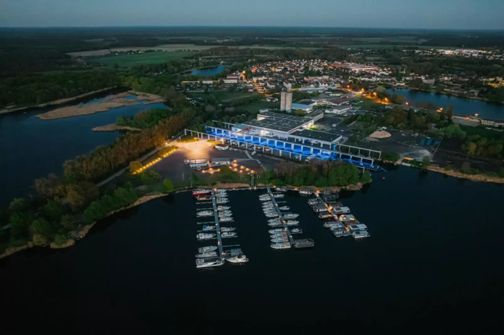 Hausboot in Zehdenick-Gebieden zomer 1km