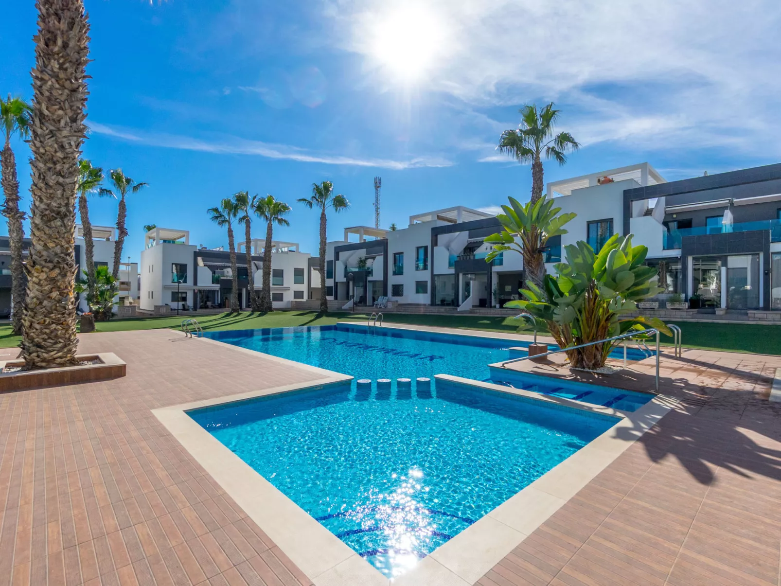 Oasis Beach 1-Buiten