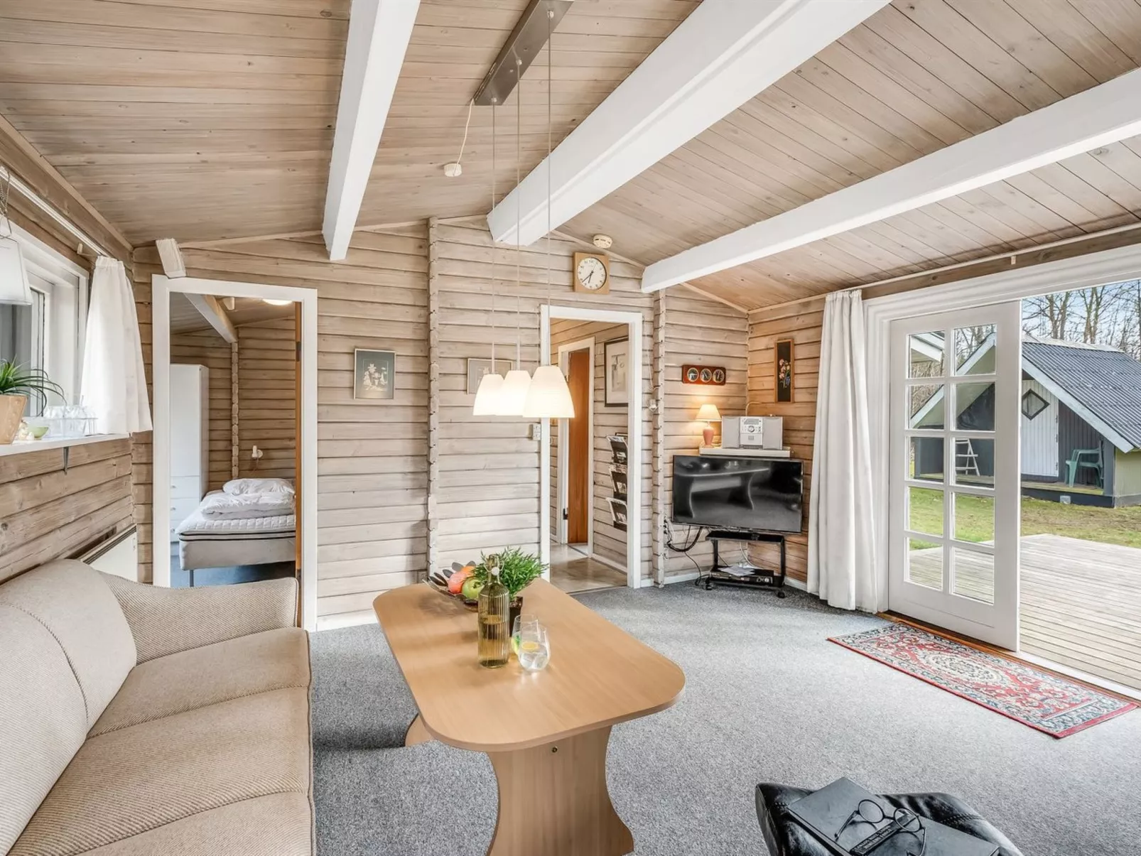 "Leandra" - 11km from the sea-Binnen