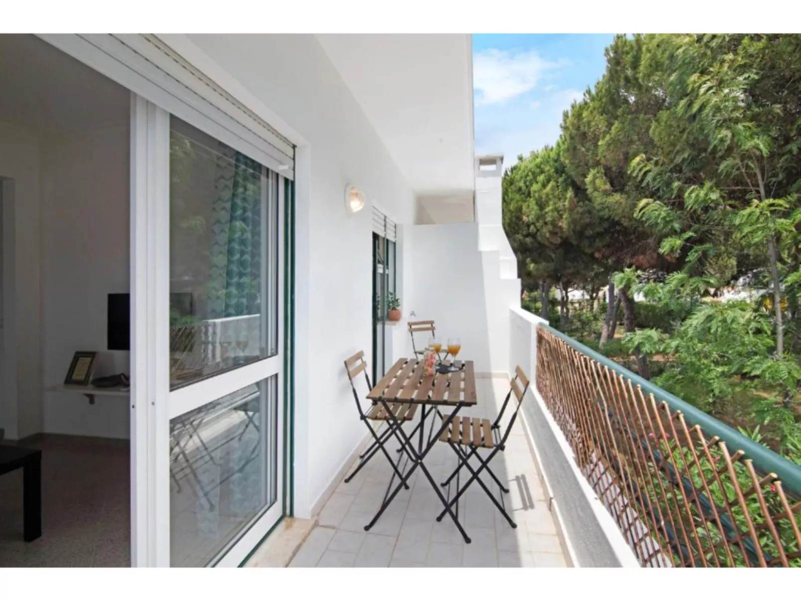 Jade-Sunny Way-Binnen