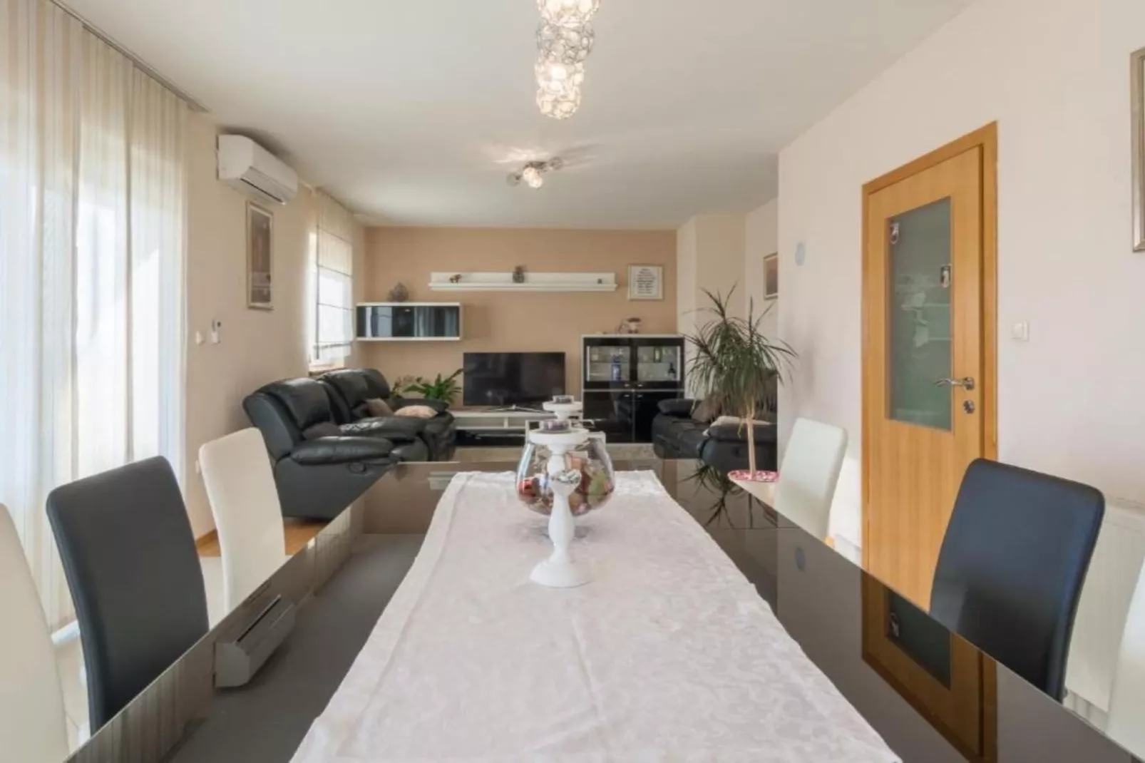 Holiday House BALEN with Swimming Pool - Six Bedroom Holiday House With Pool-Buitenlucht