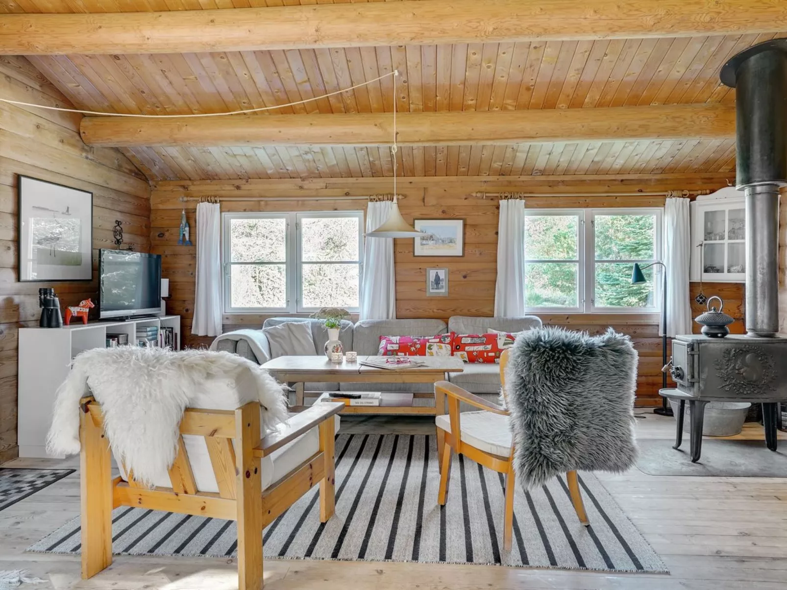 "Thrine" - 100m to the fjord-Binnen