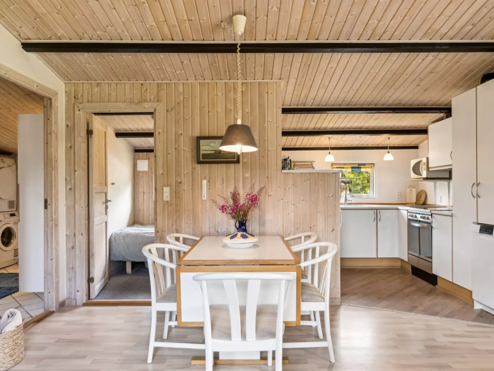 "Hanne" - 300m from the sea-Binnen