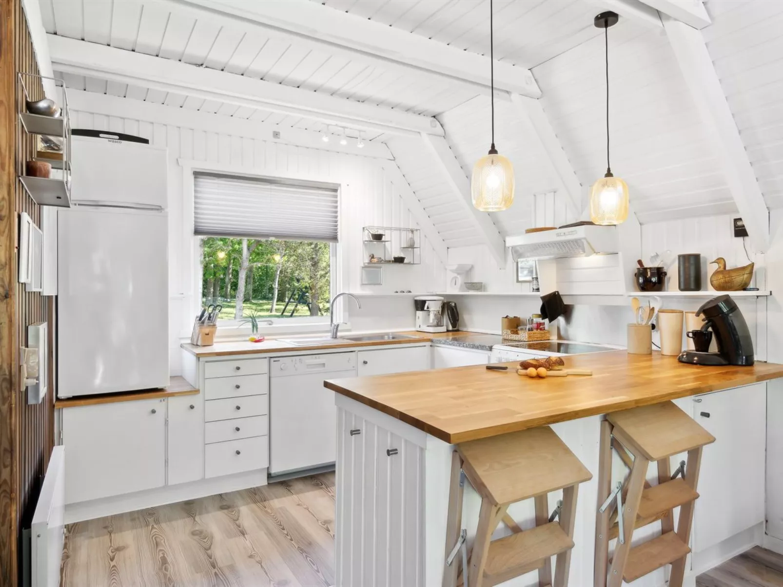 "Jütte" - 2km to the fjord-Binnen