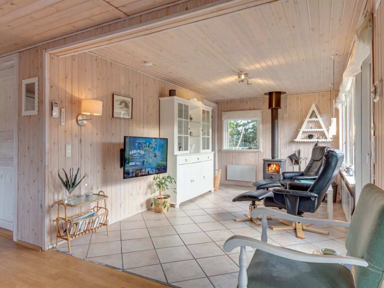 "Annakarin" - 500m from the sea-Binnen