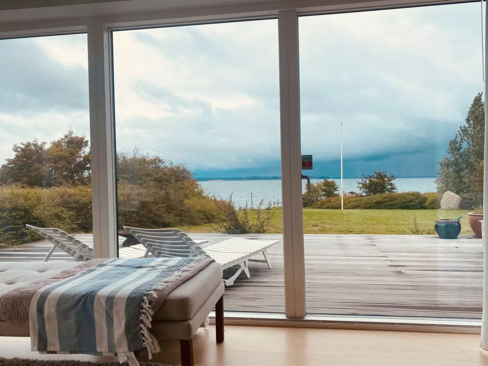 "Sissela" - 5m from the sea-Binnen