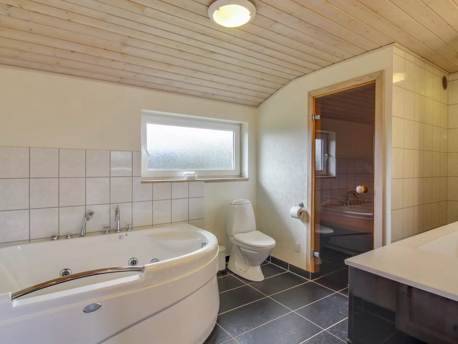 "Susan" - 600m from the sea-Binnen