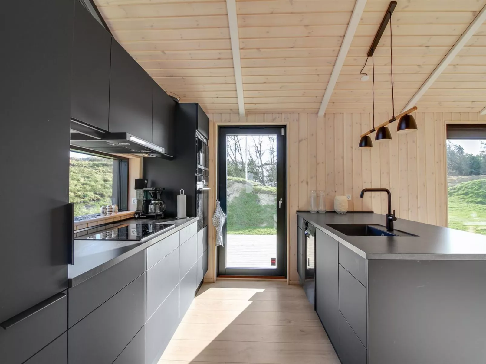 "Vanamo" - 300m from the sea-Binnen