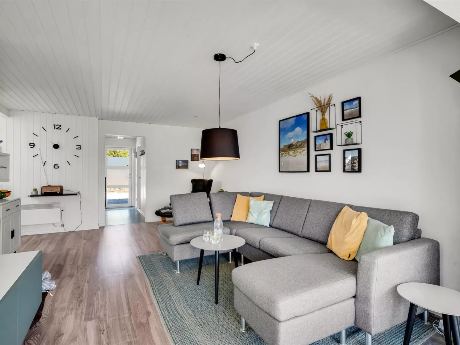 "Clemence" - 900m from the sea-Binnen