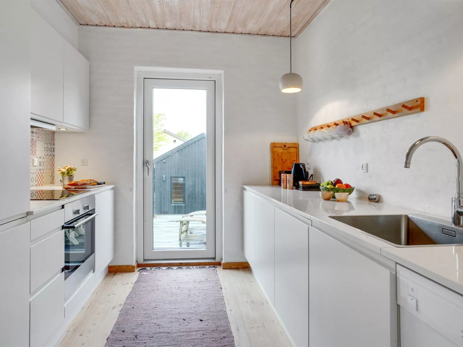 "Evgenia" - 950m from the sea-Binnen