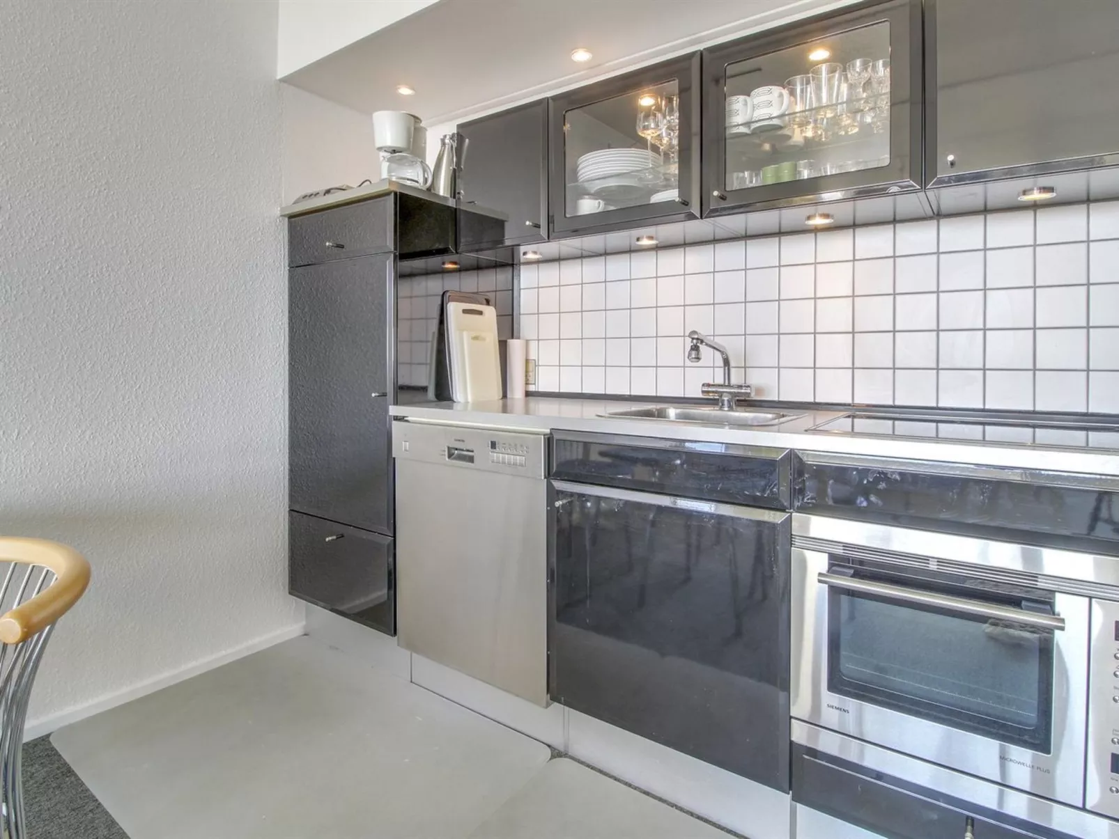 "Rubi" - 50m from the sea-Binnen