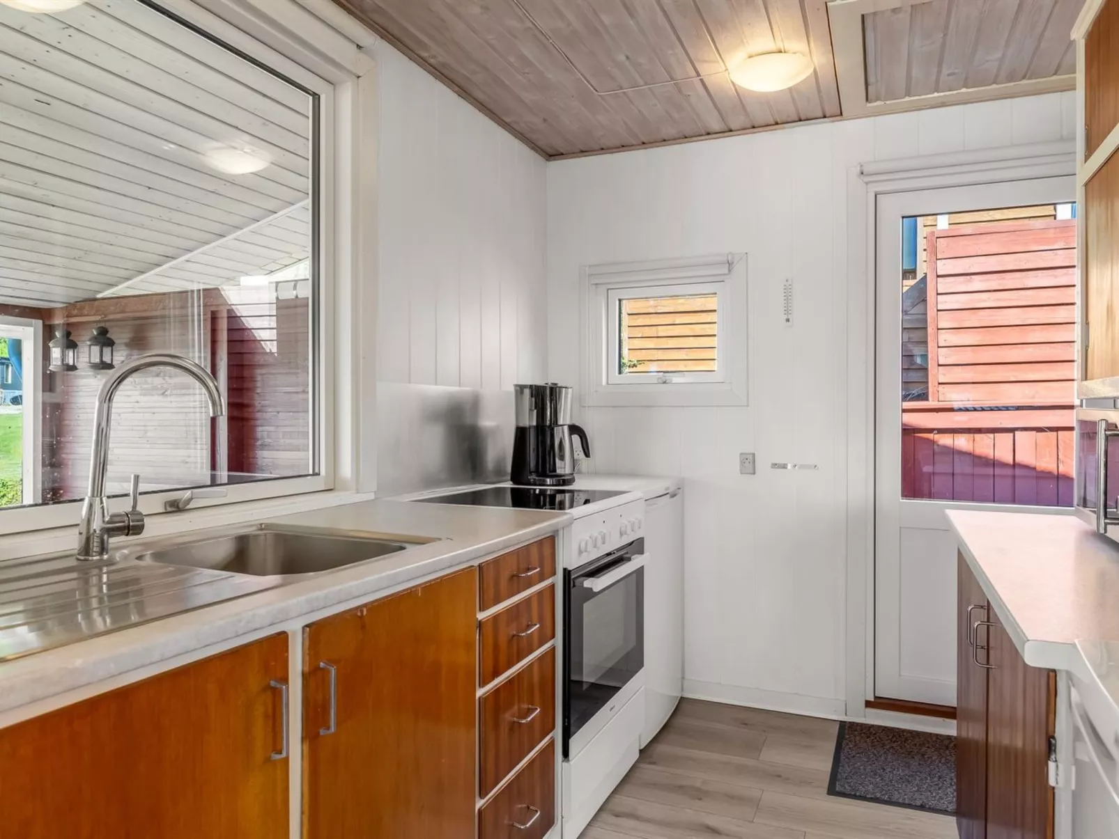 "Star" - 100m from the sea-Binnen