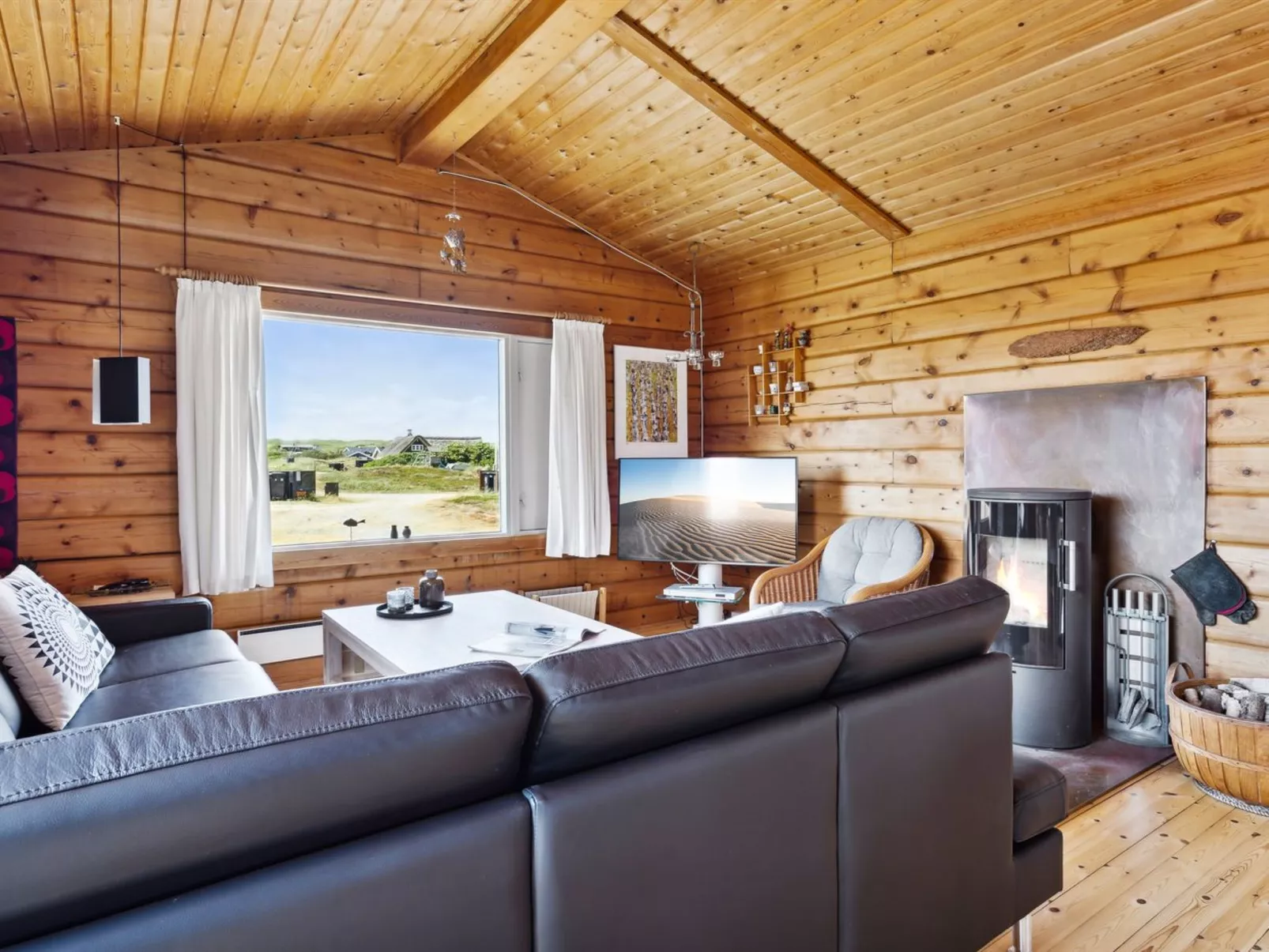 "Evelin" -  from the sea-Binnen