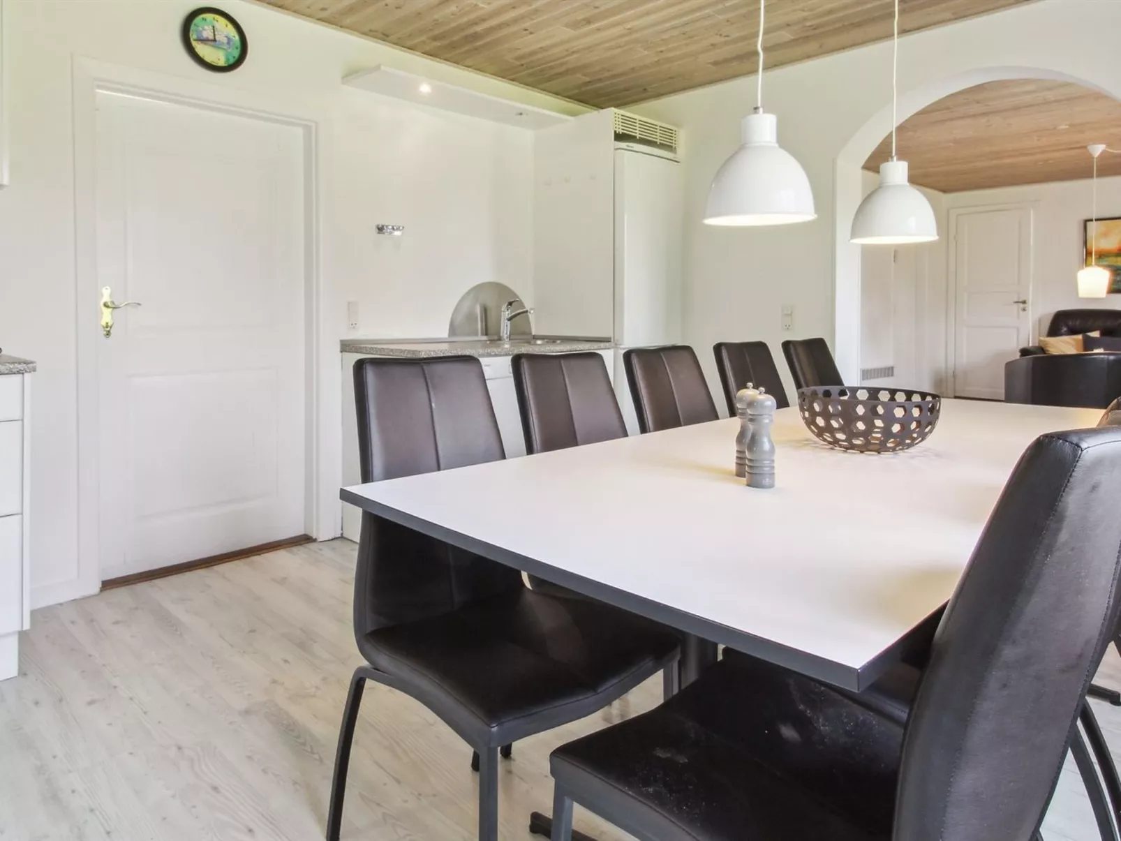 "Rea" - 5km from the sea-Binnen