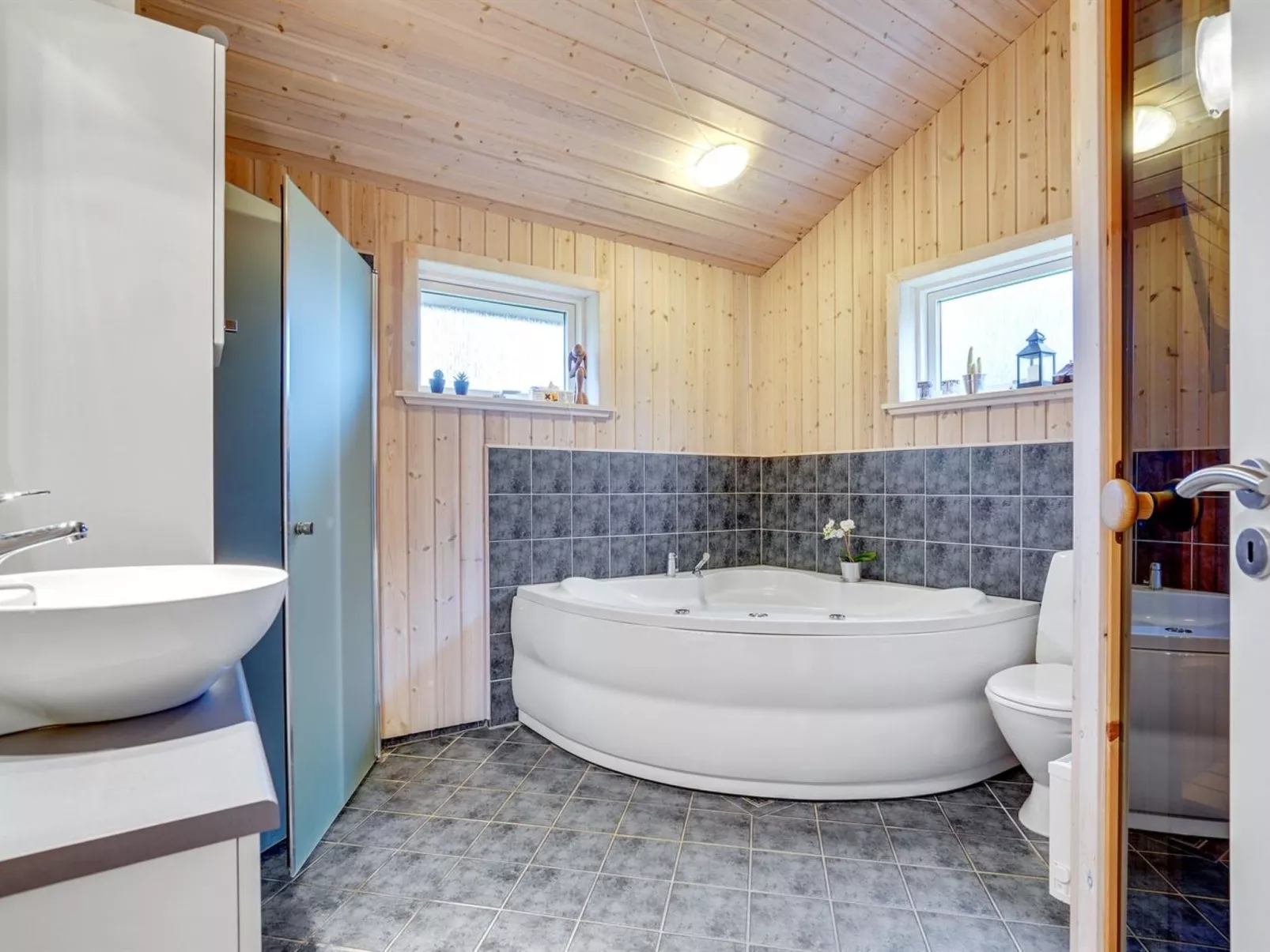 "Elni" - 900m from the sea-Binnen