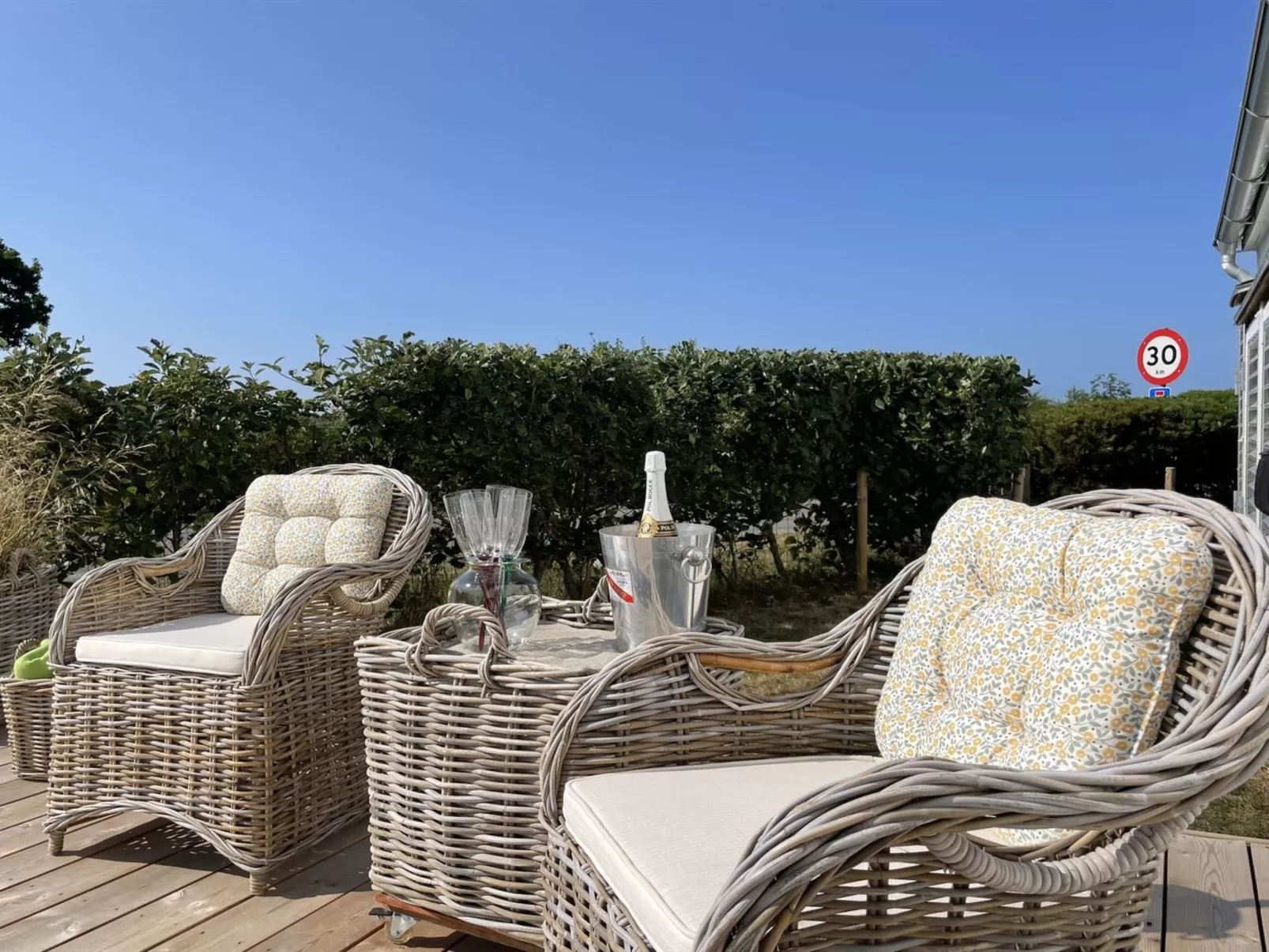 "Eivi" - 150m from the sea-Buiten