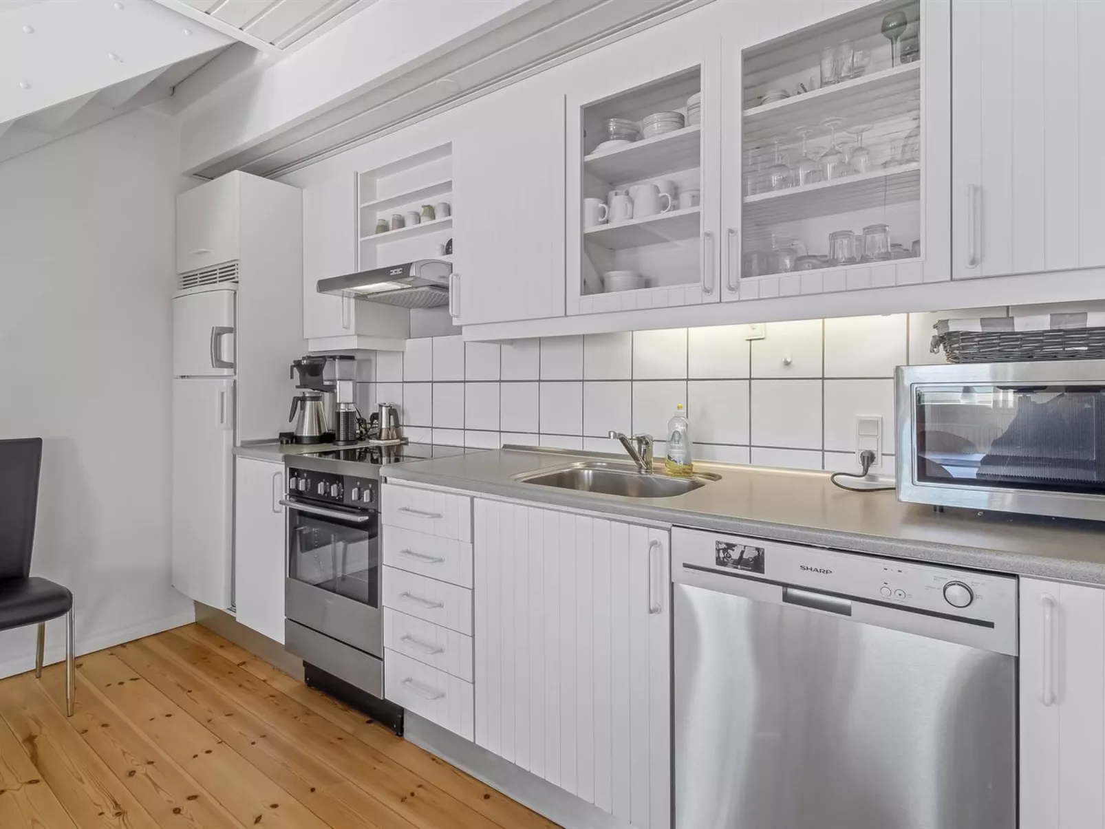 "Britta" - 100m from the sea-Binnen