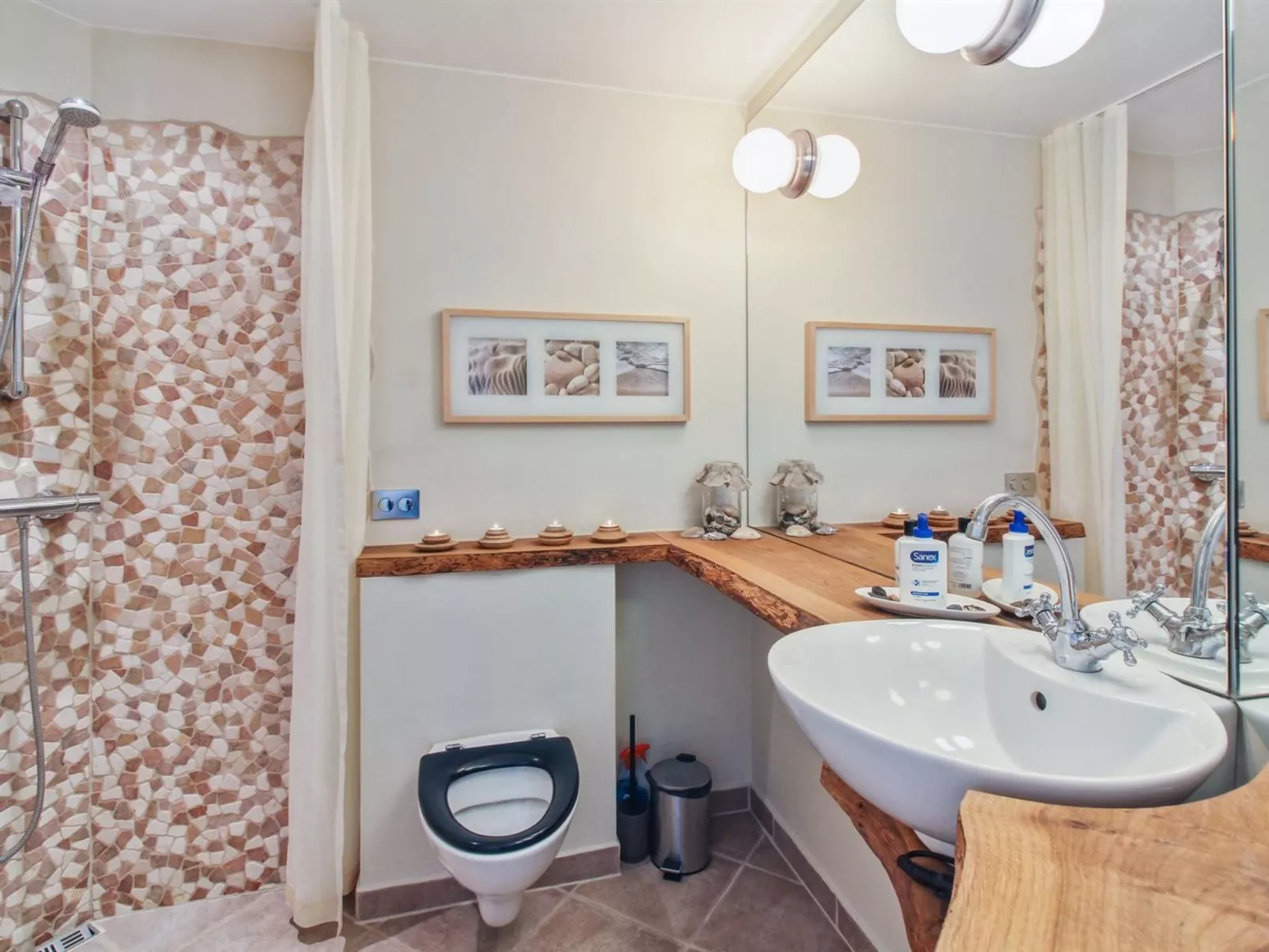 "Asa" - 75m from the sea-Binnen