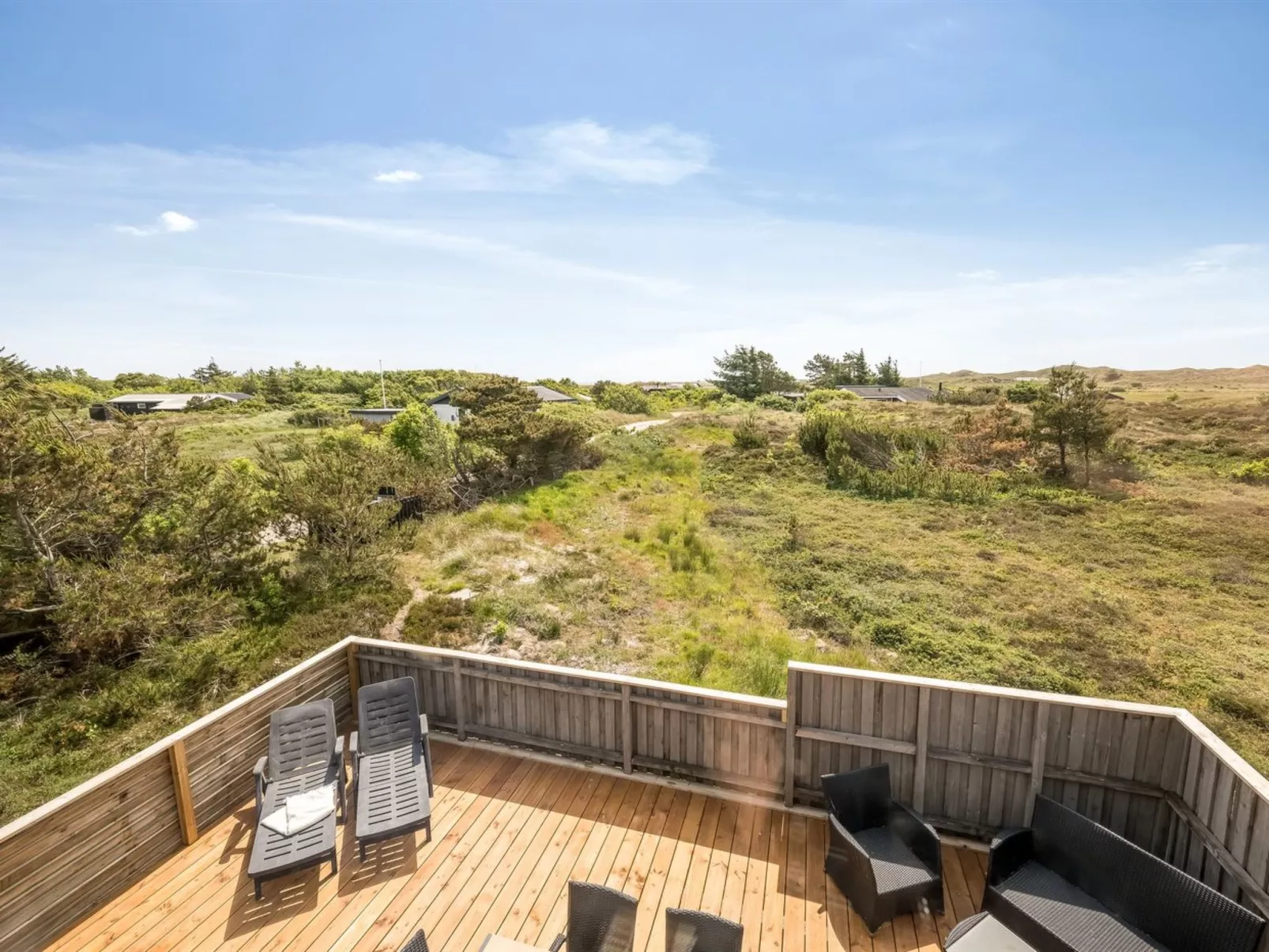 "Dina" - 200m to the fjord-Buiten