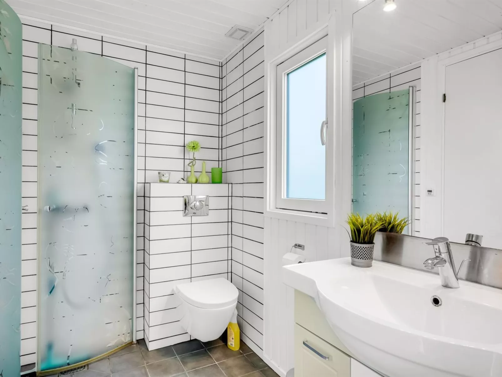 "Titta" - 150m to the fjord-Binnen