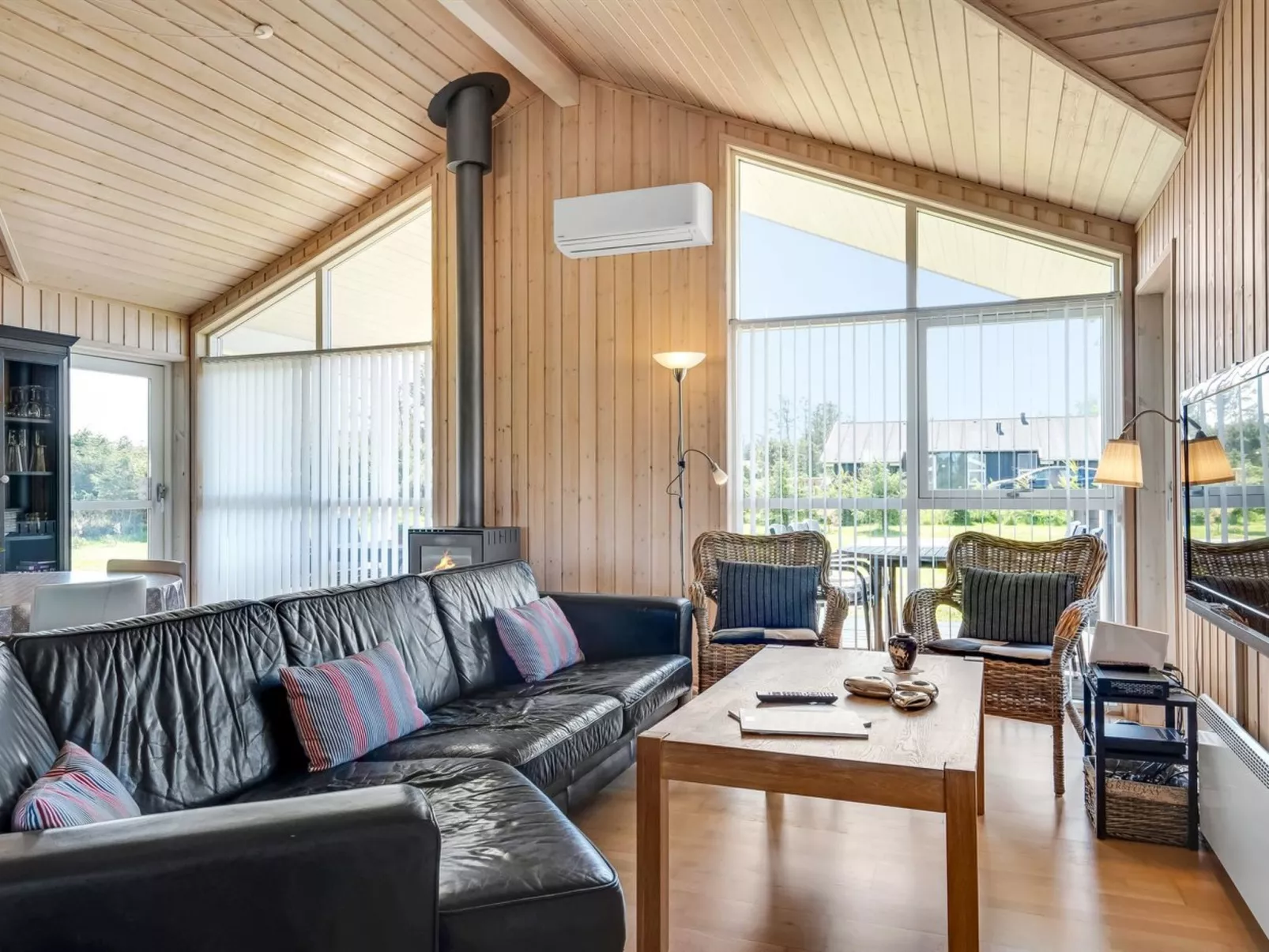 "Oskarvine" - 900m from the sea - Binnen