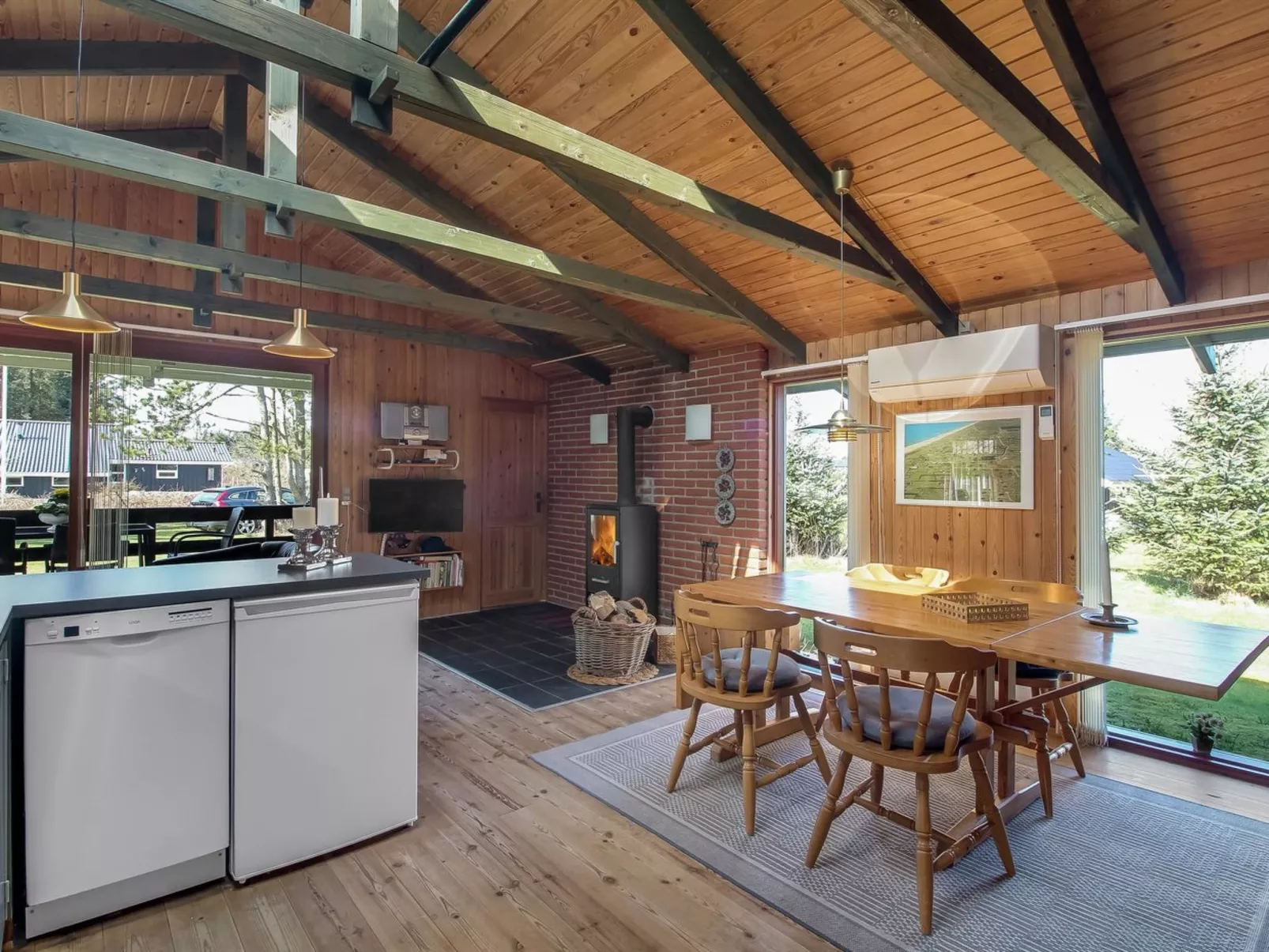 "Conradine" - 500m from the sea-Binnen