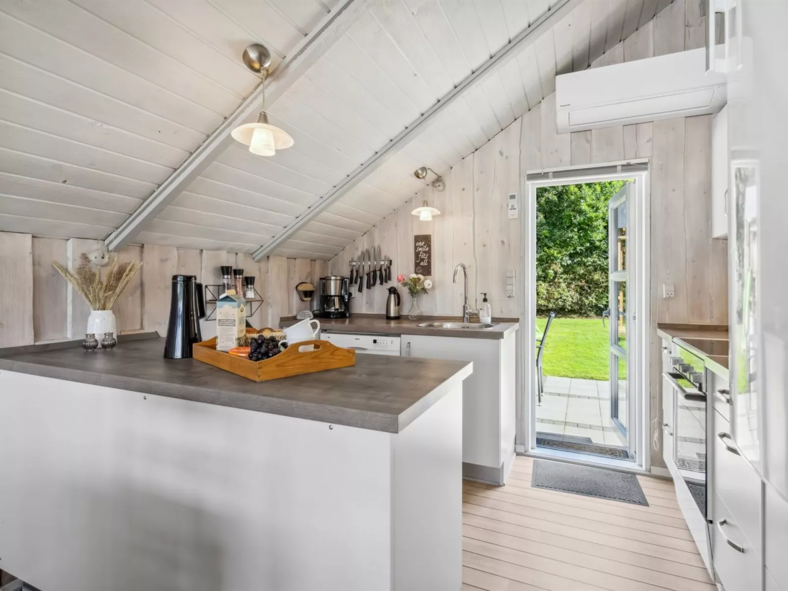 "Ines" - 25km from the sea-Binnen