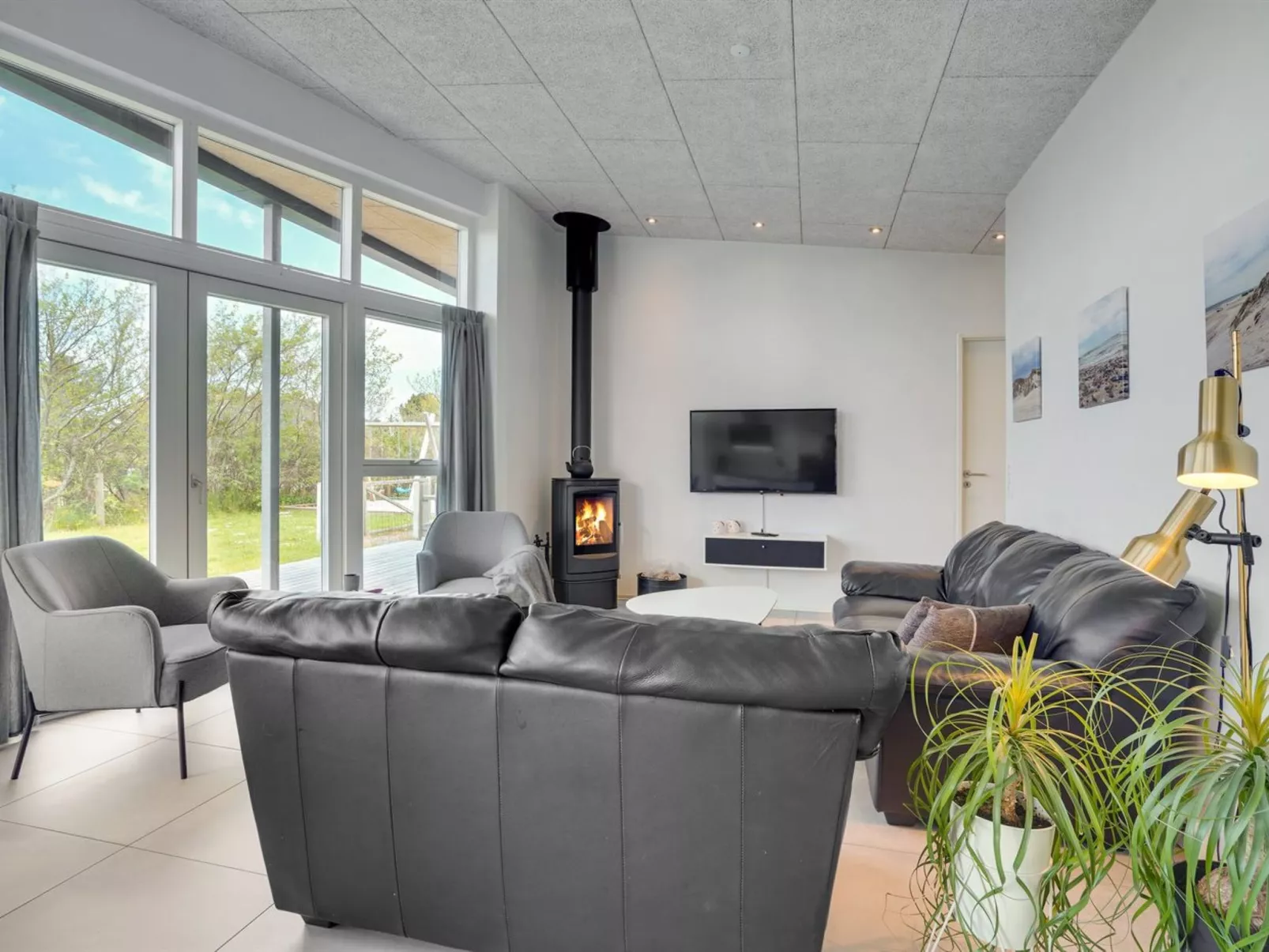 "Dietke" - 650m from the sea-Binnen